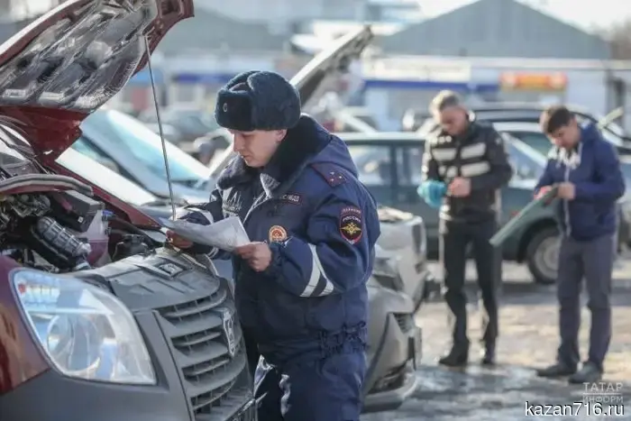 ГАИ Татарстана напомнила о правилах регистрации автомобилей и величине государственных пошлин.
