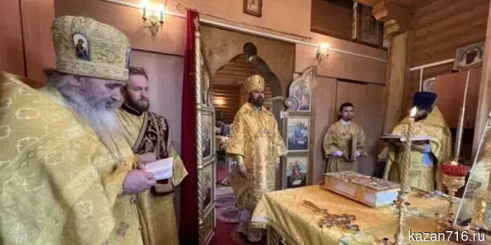 On the 3rd Sunday after Pentecost, Bishop Methodius celebrated the Liturgy at the Protection Church in the village of Stary Kuvek.