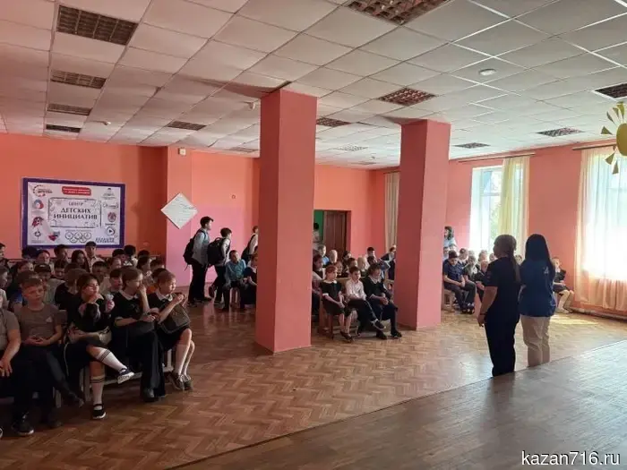 В гимназии №1 города Агрыз состоялась профилактическая беседа о безопасности на дорогах.