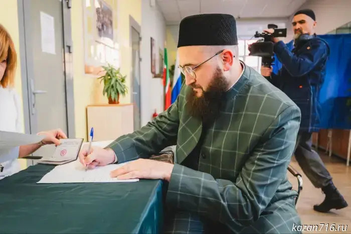 Mufti Kamil Khazrat voted in the elections for the Rais of the Republic of Tatarstan.