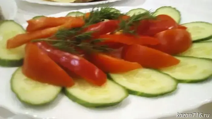 Vegetables and fruits should be part of the daily diet.