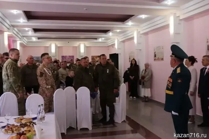 A solemn meeting was held in Nurlat with participants of the Special Military Operation and the families of heroes in honor of Victory Day.