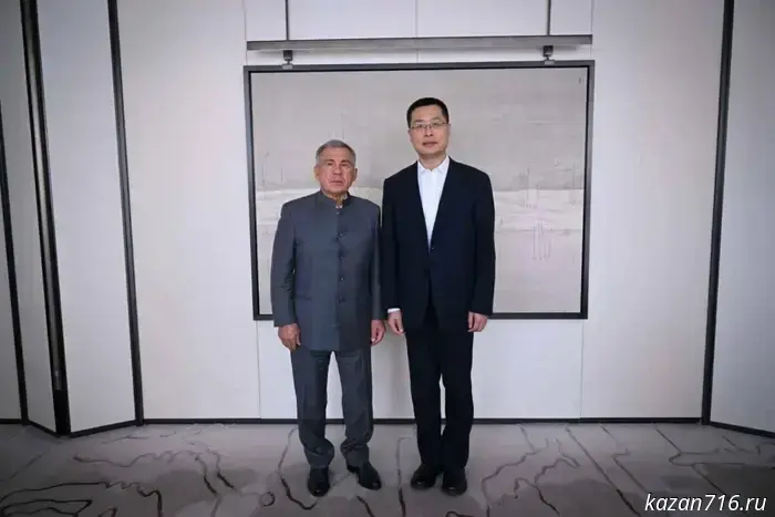 Minnikhanov arrived in Hangzhou and met with the vice-governor of Zhejiang Province, Lu Shanem.