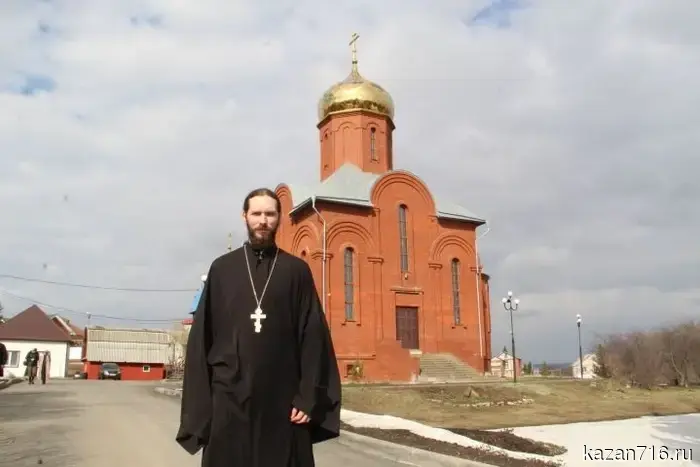 Иерей Родион Садыков: «Для Бога важнее чистота души, чем чистота окон».