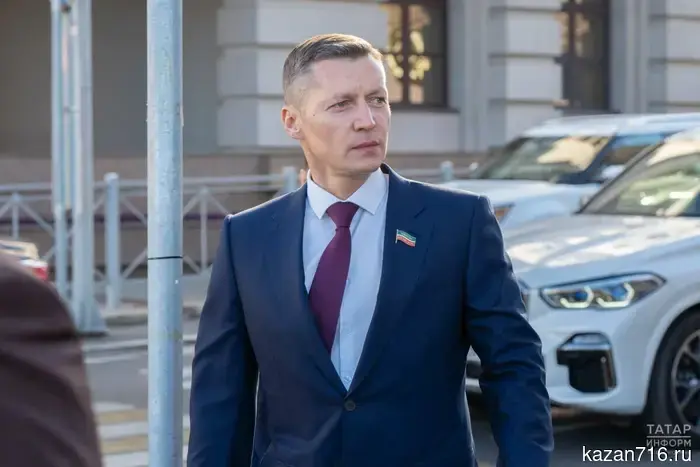 The Minister of Ecology of Tatarstan congratulated meteorologists on their professional holiday.