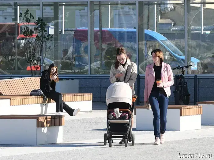 Russians can receive a childcare allowance for each child in the event of the birth of twins.