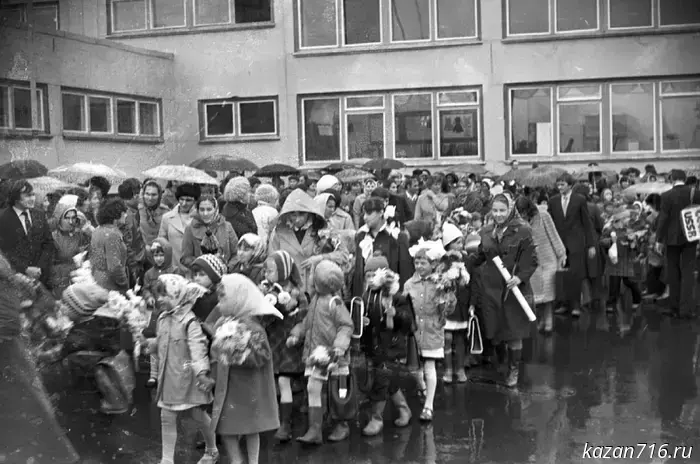 The first principal of Experimental School No. 35, Zakirova, has passed away.