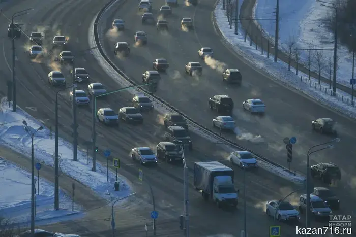 Депутат Хамитов предложил возместить сотрудникам расходы на такси в условиях сильных морозов.