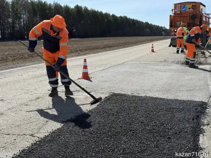 В Татарстане стартовал ямочный ремонт на региональных дорогах.