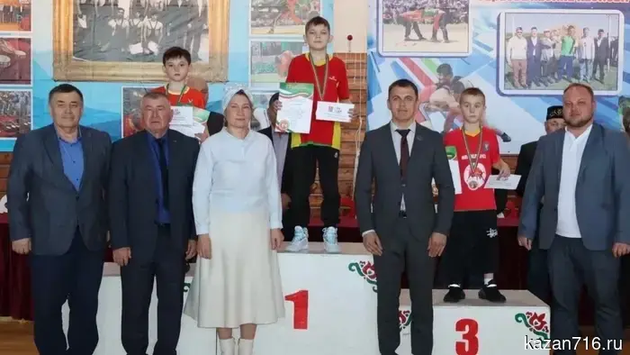 3 апреля состоялись IV республиканские соревнования по татарской национальной борьбе "куреш" в память о мастере спорта СССР, чемпиона РСФСР по вольной борьбе Гараеве Хазипе Хазиевиче.