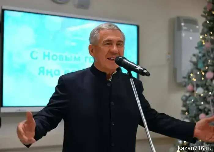 Минниханов провел встречу с Вованом и Лексусом на молодежном форуме в Москве.