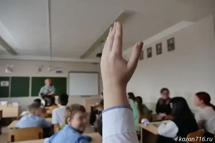 В школах и детских садах Казани детей разместили в защищенных помещениях.