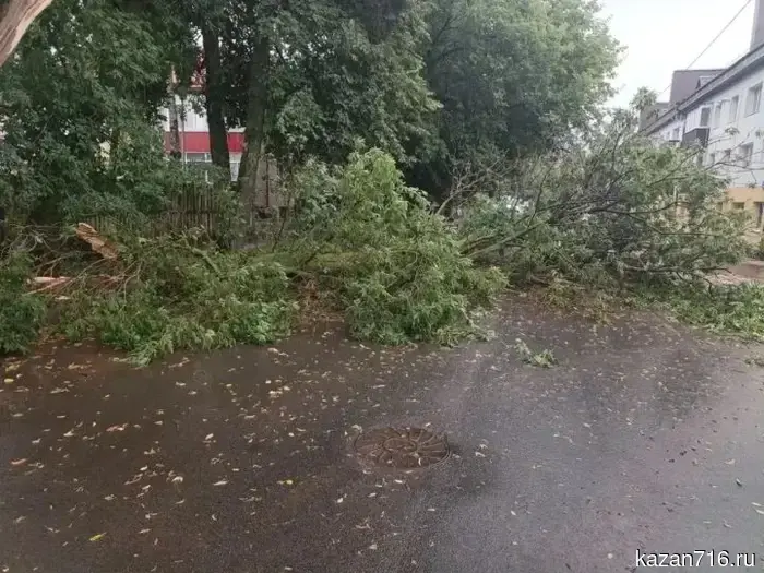 In Chistopol, efforts continue to eliminate the aftermath of the natural disaster.
