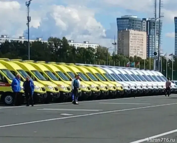 Два новых автомобиля были переданы заинской службе скорой помощи.