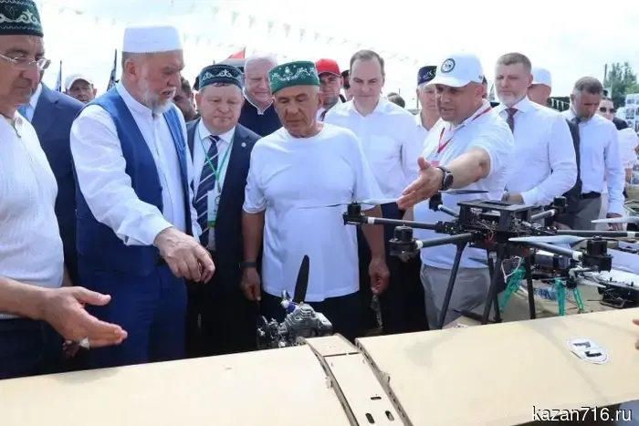 Рустам Минниханов побывал на татарском подворье на Сабантуе в Мордовии.