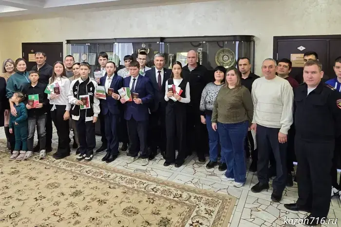 On National Unity Day, young residents of Aktanysh were issued passports.