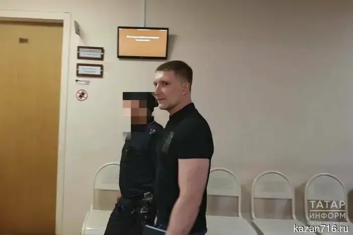 Прокуратура требует 12 лет лишения свободы в колонии строгого режима для бывшего помощника прокурора Советского района.