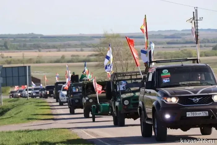 Нурлатцы организовали автопробег, посвященный 81-й годовщине Великой Победы.