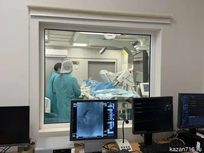 Oncologists removed a tumor the size of an apple through a small incision.
