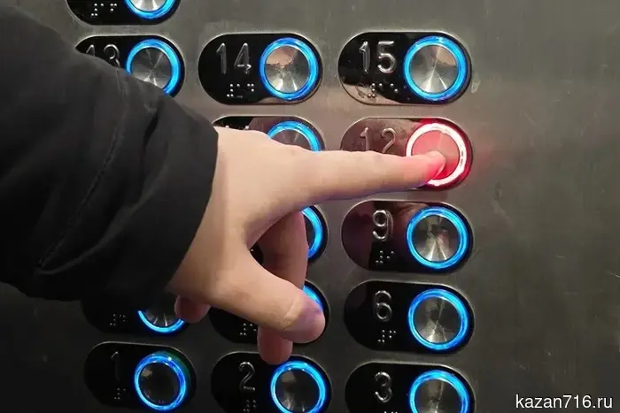 In Kazan, the elevator of the high-rise residential complex "Legenda" fell down with a passenger.
