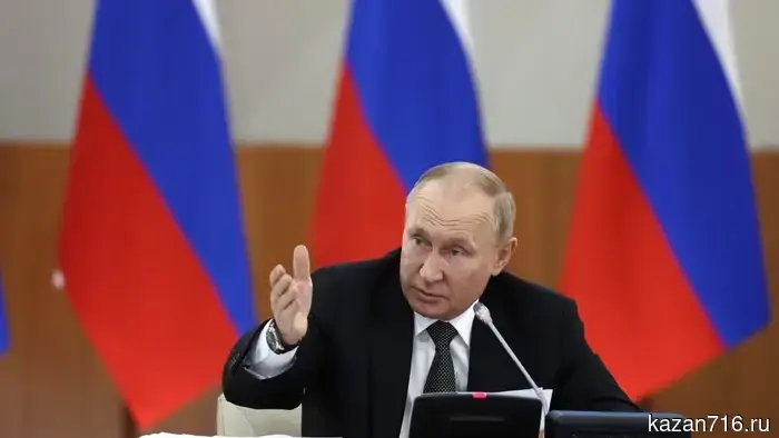 Обсуждение разрешения украинского кризиса проходит на ПМЭФ с участием Путина.