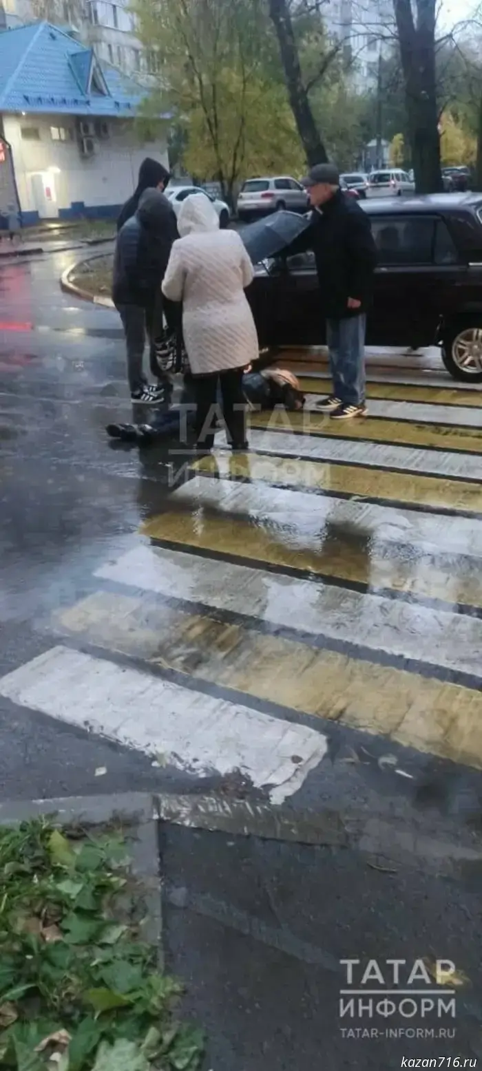 In the courtyard on Lavrentyeva Street in Kazan, the driver of a passenger car hit a female pedestrian.