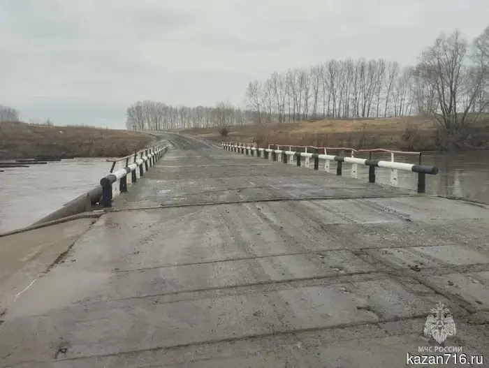 The bridge over the Sviyaga in Tatarstan has been cleared of floodwaters.