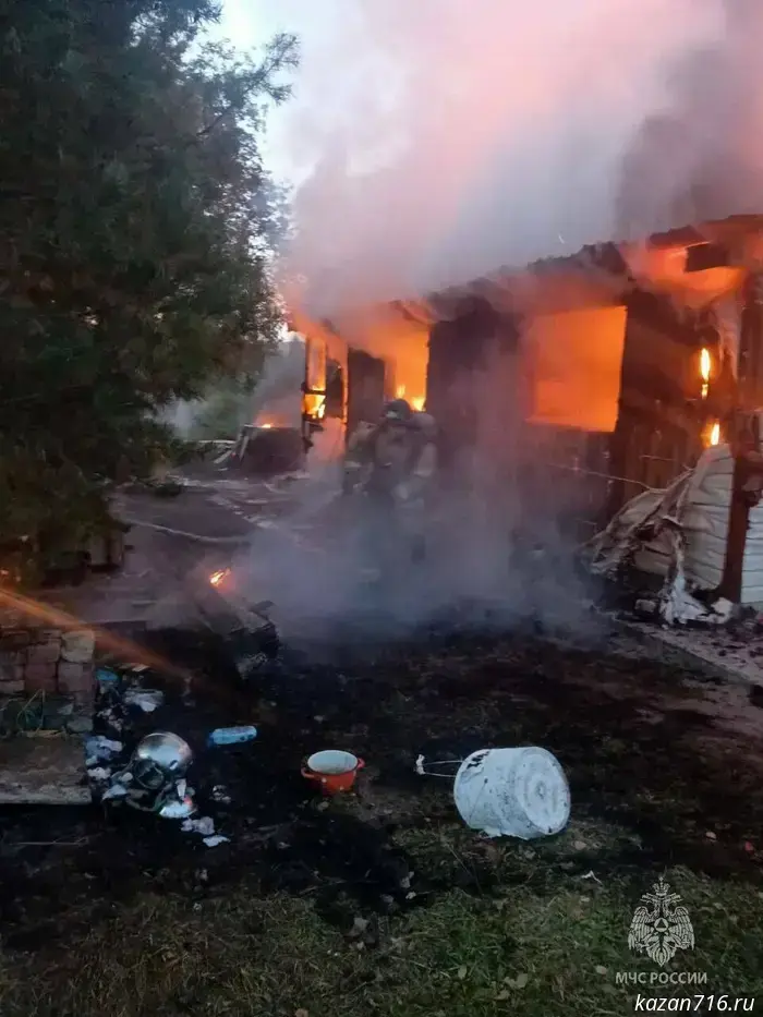 The homeowner suffered burns while trying to put out a burning house in Koshchakovo.