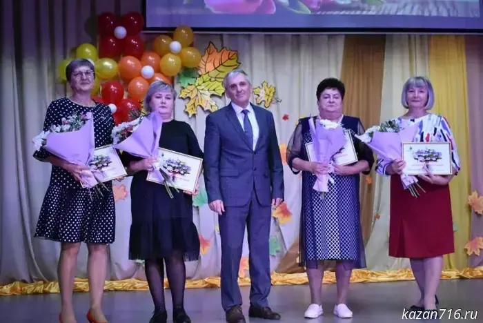 В Спасском районе отметили заслуги учителей.