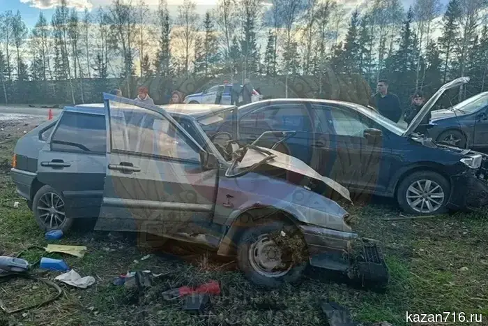 In Tatarstan, one person died and two were injured in a mass traffic accident.