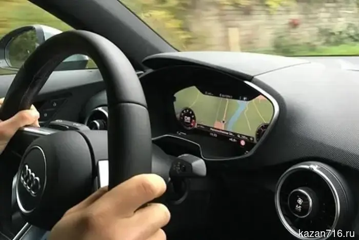 В Казани обнаружили водителя, который катался за рулём с маленьким ребёнком.