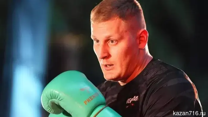 Russian Pavlovich knocked out Brazilian Teixeira in 40 seconds at the UFC tournament.