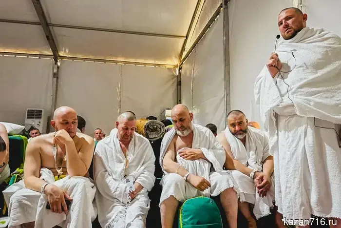 On the Day of Arafah, pilgrims from Tatarstan performed a collective dua for the fighters of the Special Military Operation, for the head of the republic, and for the well-being of the ummah and the Motherland.