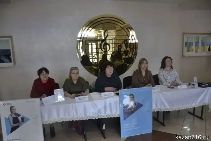 Для жителей Менделеины была устроена ярмарка вакансий.