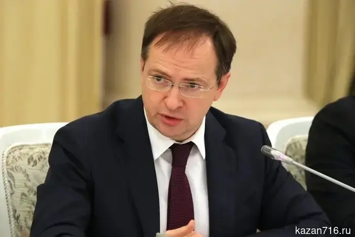 Мединский предложил ввести обязательную отработку для студентов, которые окончили ВУЗ на бюджетной основе.