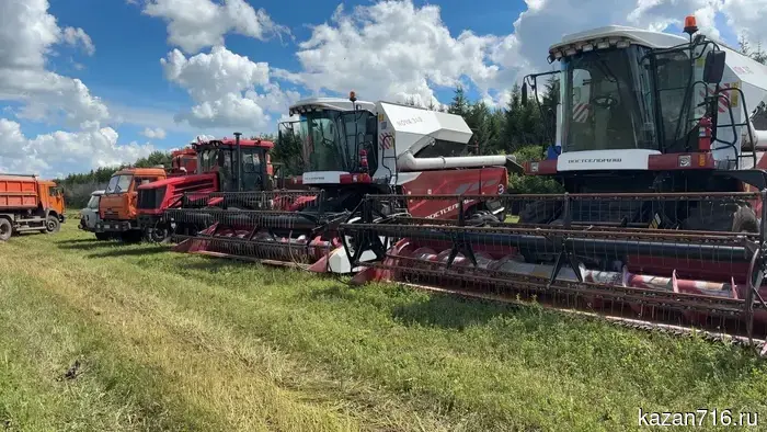In the Kaibitsky district, a mutual check of the readiness of grain harvesting equipment took place.