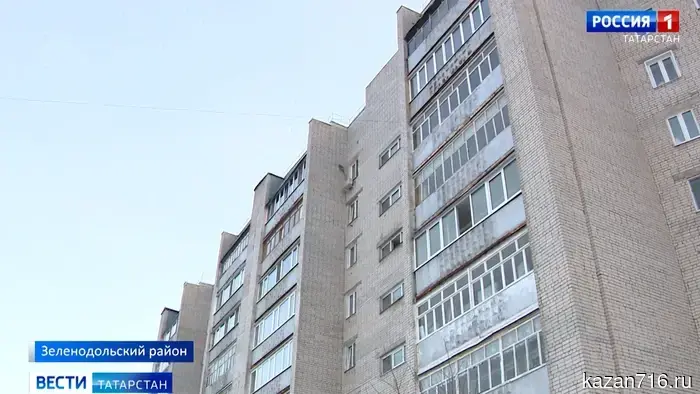 About 90 houses were left without electricity.