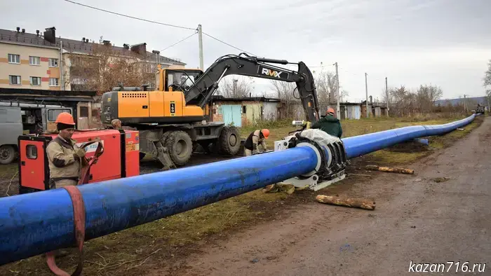 Reconstruction of the main water pipeline continues in Almetyevsk.
