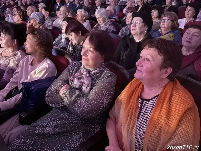 At the Palace of Culture in Leninogorsk, senior citizens received congratulations.