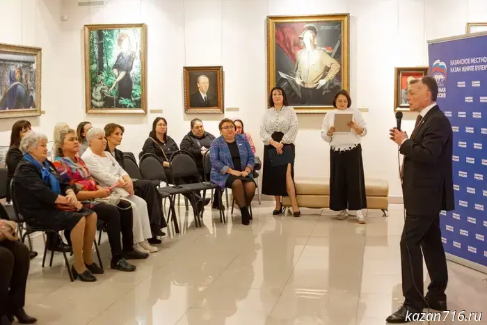 United Russia members in Kazan congratulated the family members of participants in the special military operation and silver volunteers on Mother's Day.