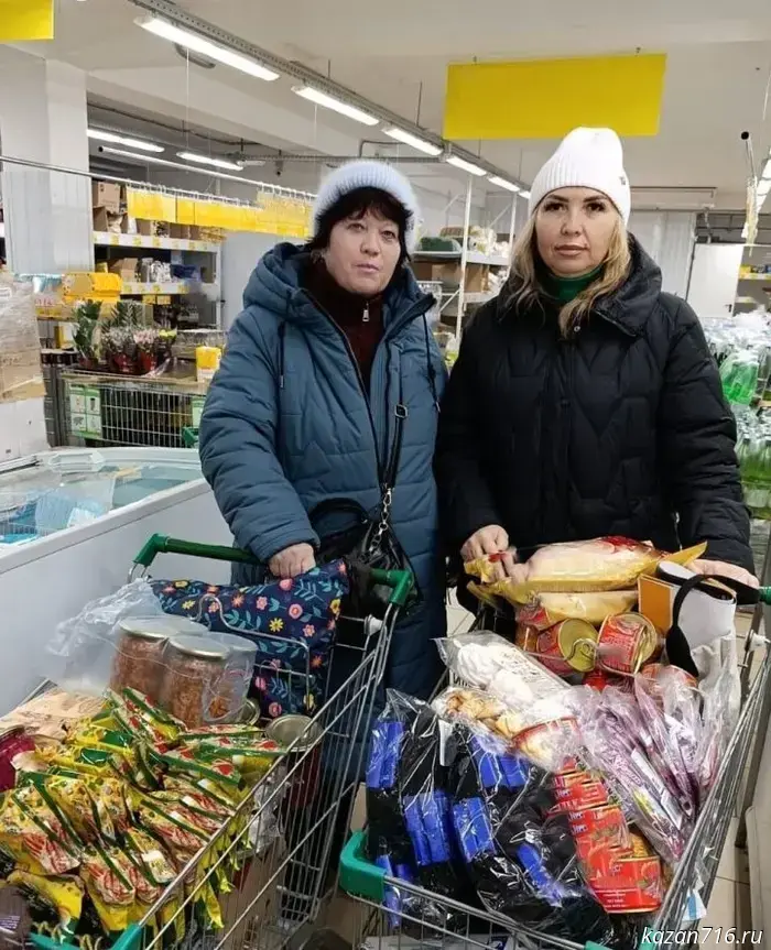 "We can't be indifferent": residents of building 2/05 in Kamskie Polyany collected humanitarian aid for fighters.