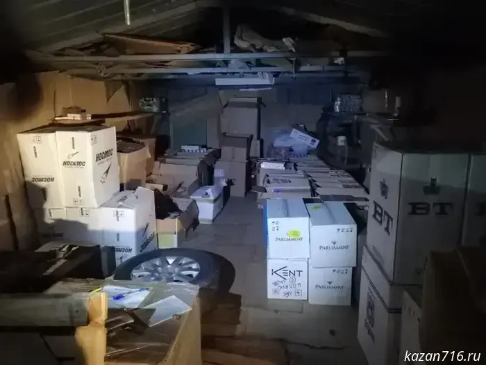 В Казани были арестованы два мужчины за реализацию значительной партии сигарет без товарной маркировки.