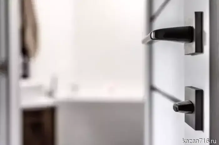 Windows and doors locked: folk signs for April 15, 2026