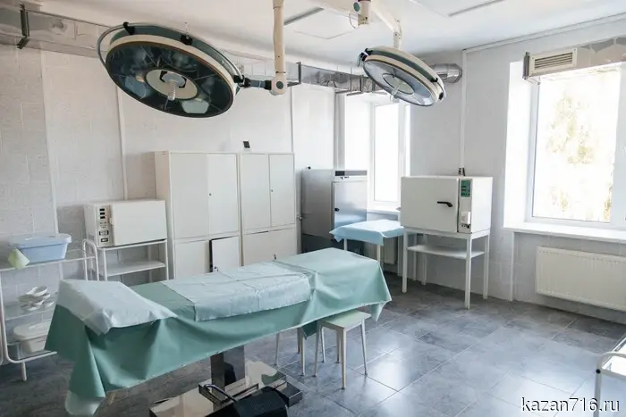 В Казани медики оказали помощь годовалому малышу, который проглотил батарейку.