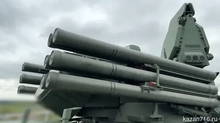 Министерство обороны России сообщило, что системы противовоздушной обороны ликвидировали 31 ракету HIMARS и 68 беспилотников ВСУ в зоне специальной военной операции.