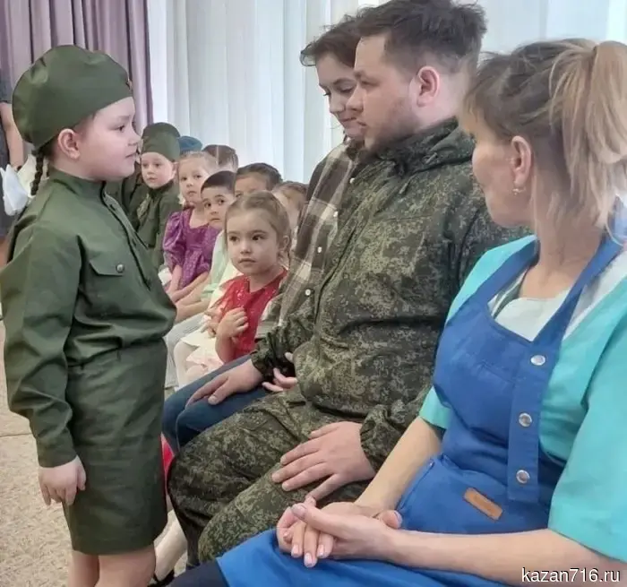 В детском саду Заинска состоялась встреча с участником специальной военной операции.