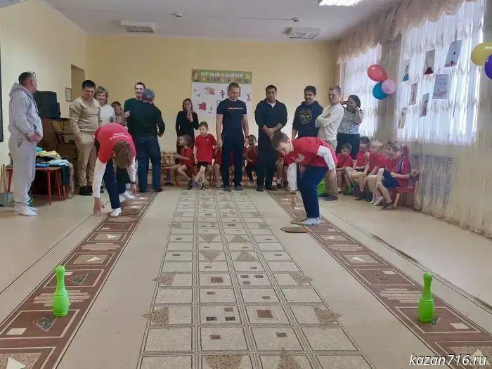 В детском саду отпраздновали День отца.