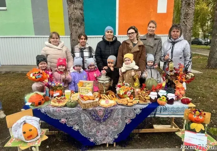 The autumn fair at the "Svetlyachok" kindergarten in Zainsk brought together children and parents.