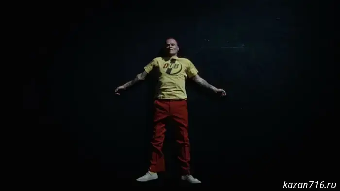 In Kazan, a fallen pole near the Ak Bars Arena stopped traffic.