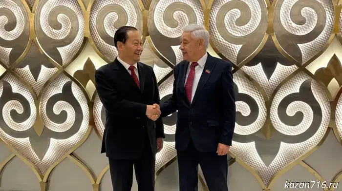 Farid Mukhametshin met with Peng Qinghua.